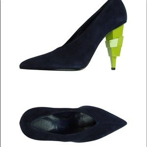 Vionnet Paris NIB Purple Suede Upper/ Acrylic Lime Green 4 inch heel Pumps